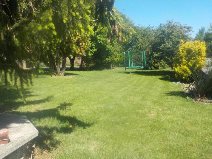 Location de vacances pour 8 personnes, avec terrasse à La Celle-sous-Gouzon