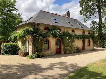 Gîte pour 4 personnes, avec jardin dans Saint-Ouën-des-Toits
