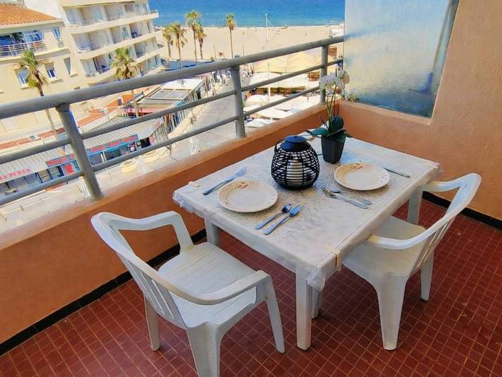 Gîte pour 3 personnes, avec terrasse dans Casino Du Canet En Rousillon