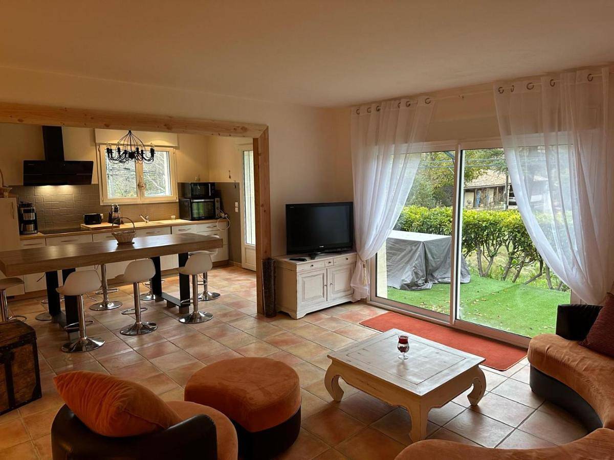 Three-Bedroom Villa in La Vacquerie-et-Saint-Martin-de-Castries, Région de Lodève
