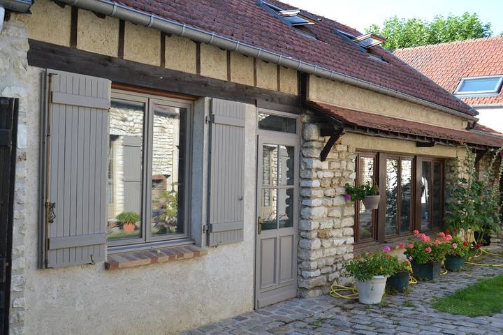 Chambre d’hôte pour 7 personnes, avec sauna et jacuzzi ainsi que jardin et piscine dans Île de France - 2