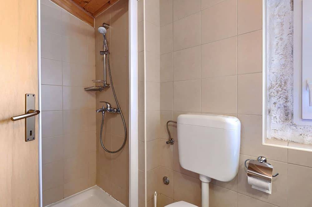 Schöne Wohnung in einem Ferienhaus mit W-Lan, Klimaanlage, Pool, Tv, Terrasse, Haustiere erlaubt in Kastelir, Općina Kaštelir - Labinci