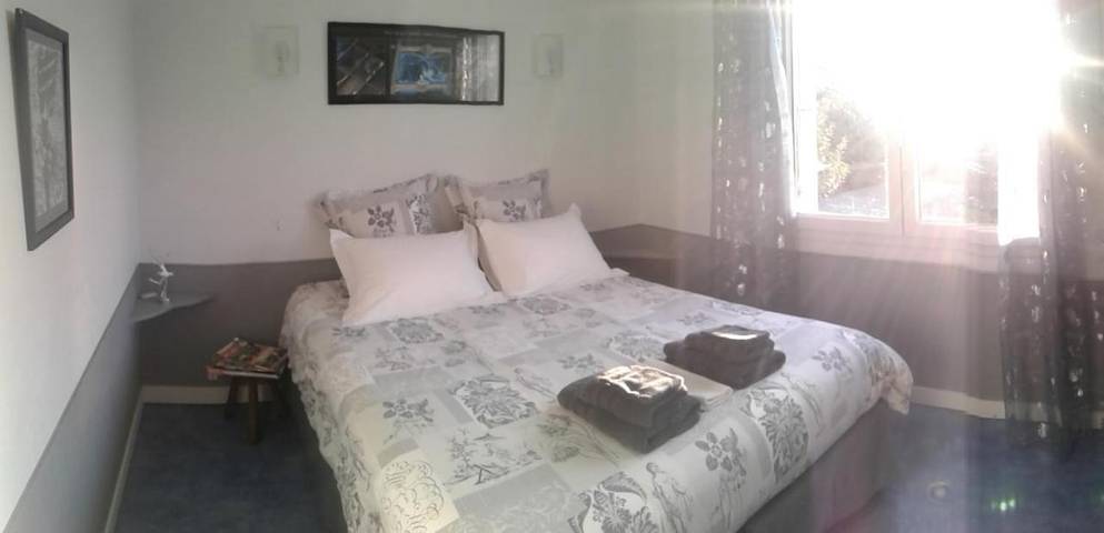 Chambre d’hôte pour 2 personnes, avec jacuzzi et terrasse, animaux acceptés