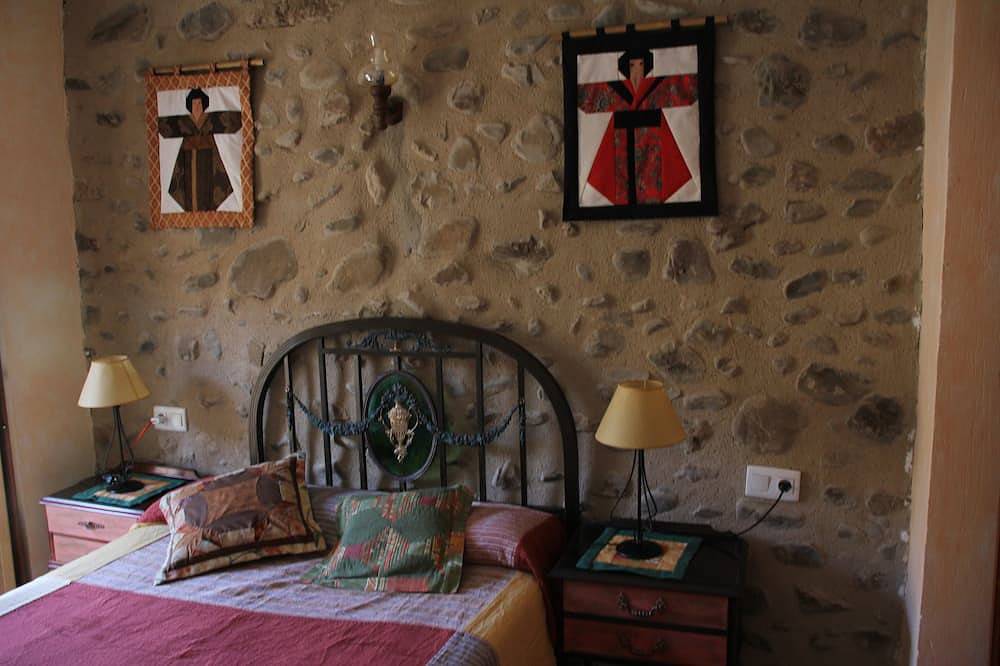 Rural House Uyarra (Ezcaray) in Ojacastro, La Rioja Province