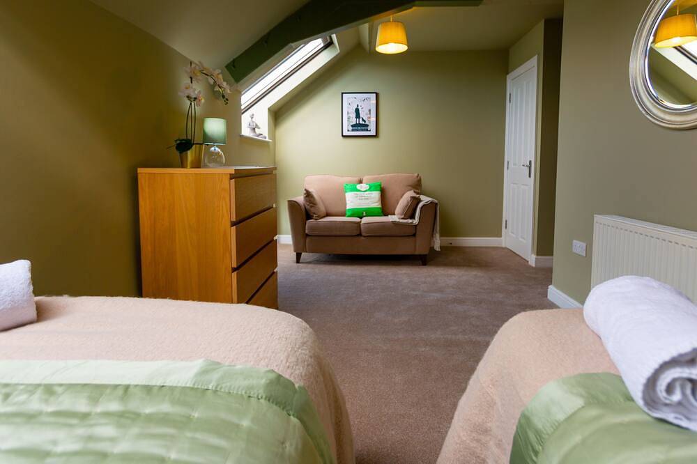 Entire apartment, Hudson 2 Bed Apartment in Abergavenny, Brecon Beacons