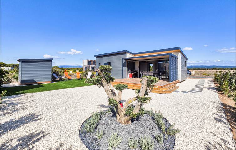 Location de vacances pour 6 personnes, avec terrasse ainsi que piscine et jardin dans Lac de Jouarrès - 2