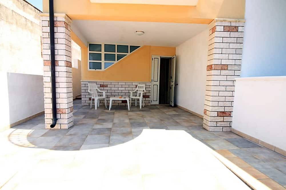 Independent villa with two bathrooms at 150mt from the sea in Marina di Pescoluse, Torre Vado