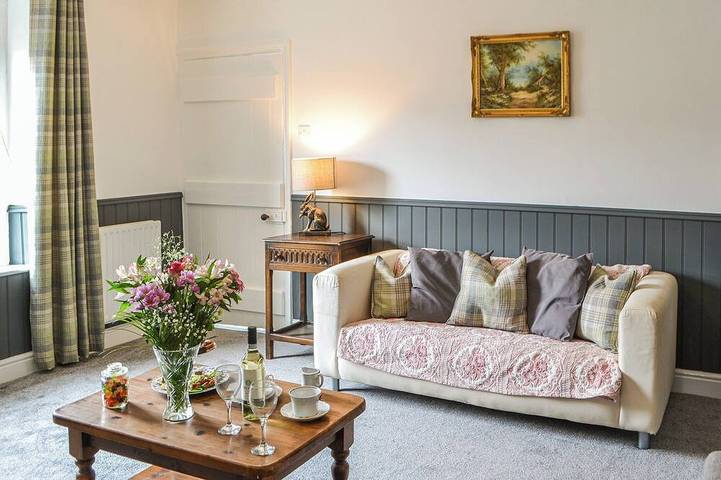 Cottage for 2 people, with garden, with pets in Rothbury