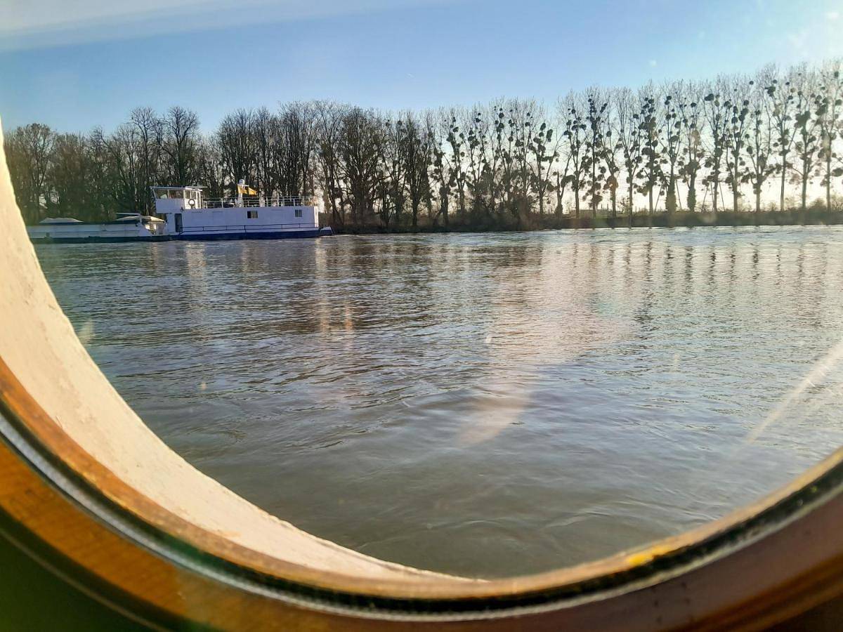 Appartement entier, Péniche sur la Seine avec terrasse 6 pers - Ja-De in Herblay-sur-Seine, Val-d'Oise