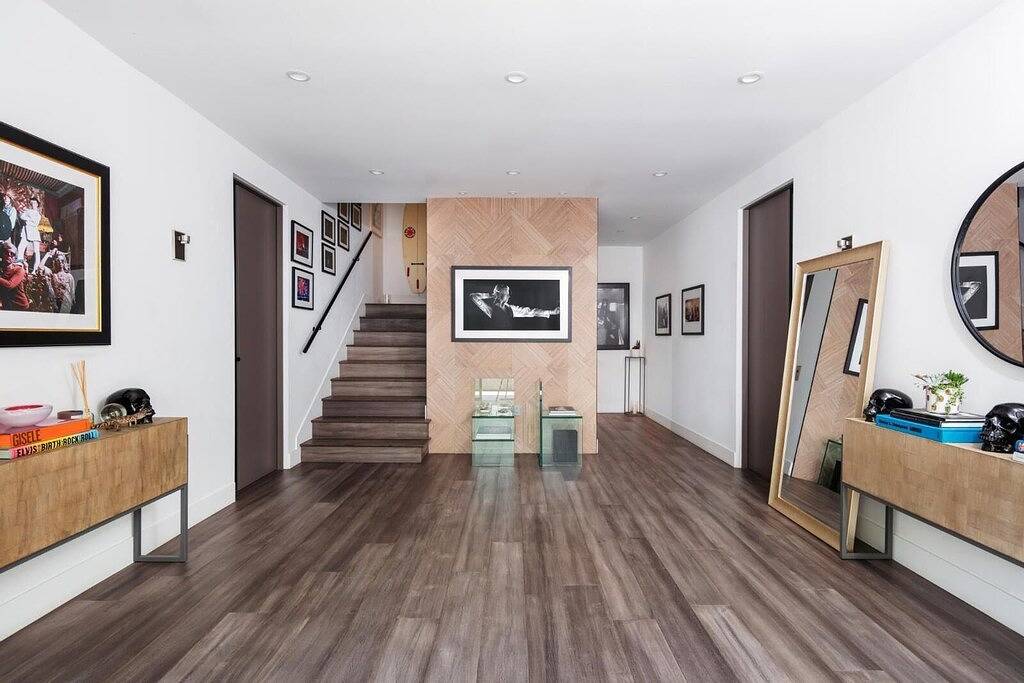 Willow Glen - Hollywood Hills Multi-Level Villa with Elevator, Theater & Pool in Los Angeles, Los Angeles County