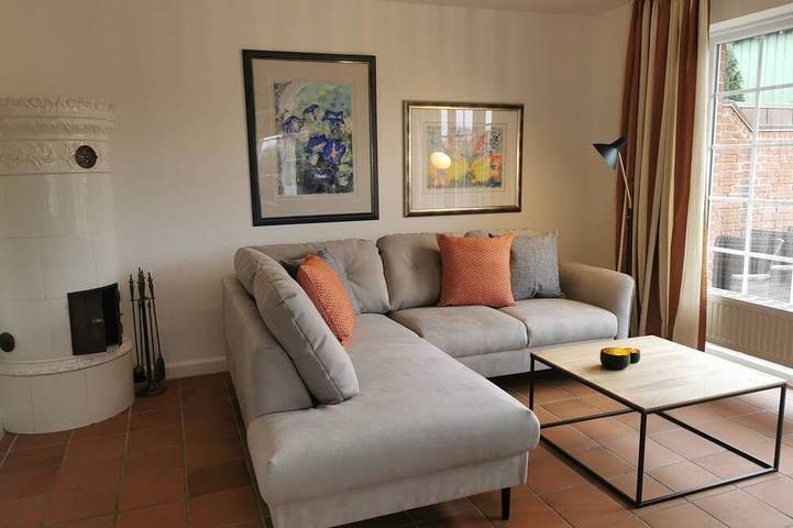 Ganze Wohnung, Ferienwohnung im Erdgeschoss mit eigenen Terrassenzugang im Herzen von Morsum in Sylt-Ost, Sylt (Gemeinde)