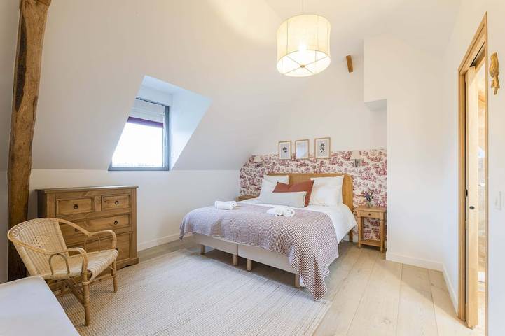 Location de vacances pour 8 personnes, avec jardin ainsi que terrasse et piscine, animaux acceptés à Cricquebœuf - 3