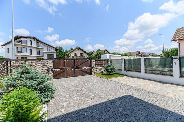 Villa pour 8 personnes, avec Balcon et Terrasse ainsi que Jardin et Vue en Roumanie - 3