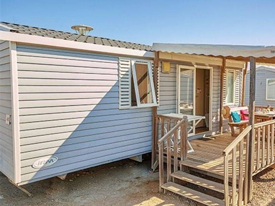 Camping La Falaise Narbonne Plage - Mobile home 6 persons - Mobile-home | Comfort Xl | 2 Bedrooms | 4/6 Pers. | Raised terrace in Narbonne Plage, Narbonne