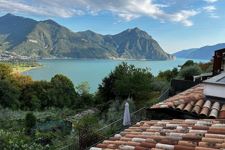 Ferienhaus für 5 Personen, mit Balkon und Whirlpool sowie Pool am Iseosee