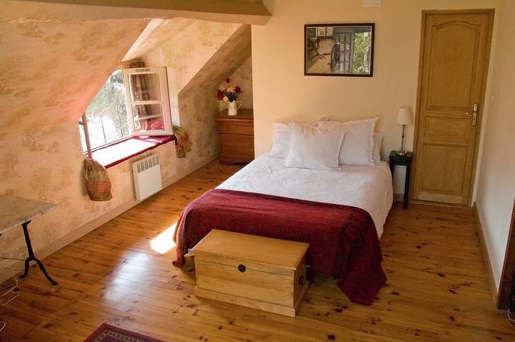 Location de vacances pour 6 personnes, avec balcon ainsi que jardin et piscine à Semur-en-Auxois - 2