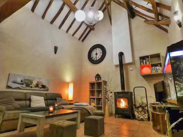 Location de vacances pour 8 personnes, avec jardin et terrasse à Saint-Cyran-du-Jambot - 4