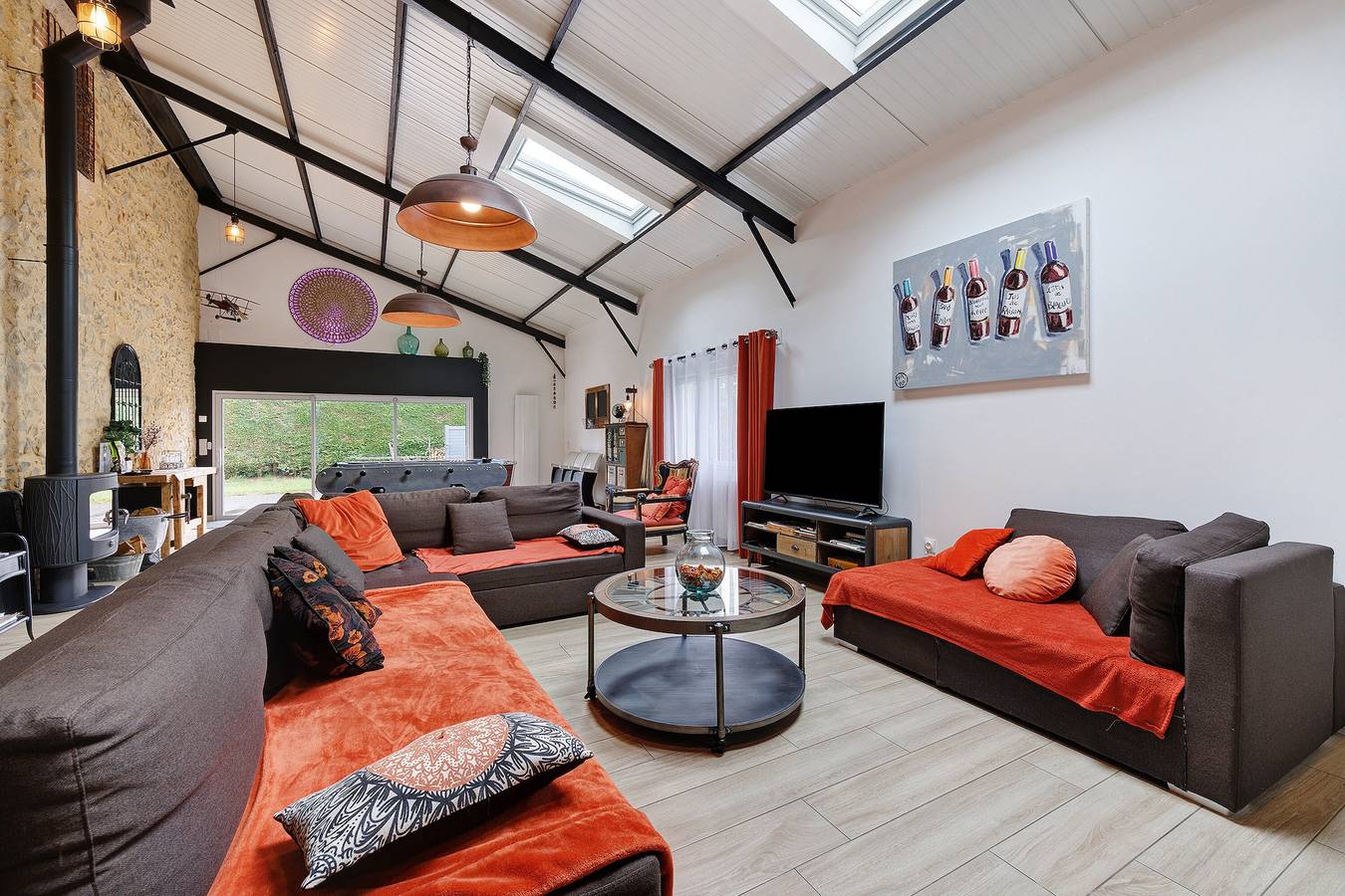 Gîte La Ferme Du Mesnil avec terrasse privée, Wi-Fi et climatisation in La Flocellière, Fontenay-le-Comte