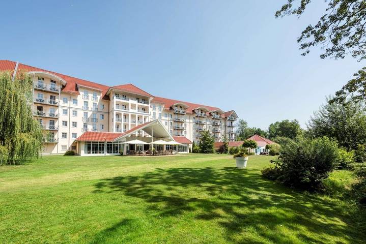 Hôtel, avec Terrasse et Jardin ainsi que Piscine et Sauna à Ottobeuren - 2