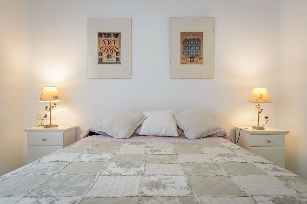 Entire apartment, Lovely Apartment In Girona City Centre 10 Minutes Walk To The Old Town in Girona, Gironès