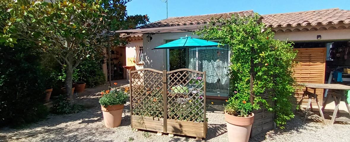 Gîte pour 2 personnes, avec jardin ainsi que piscine et terrasse à Salernes - 2