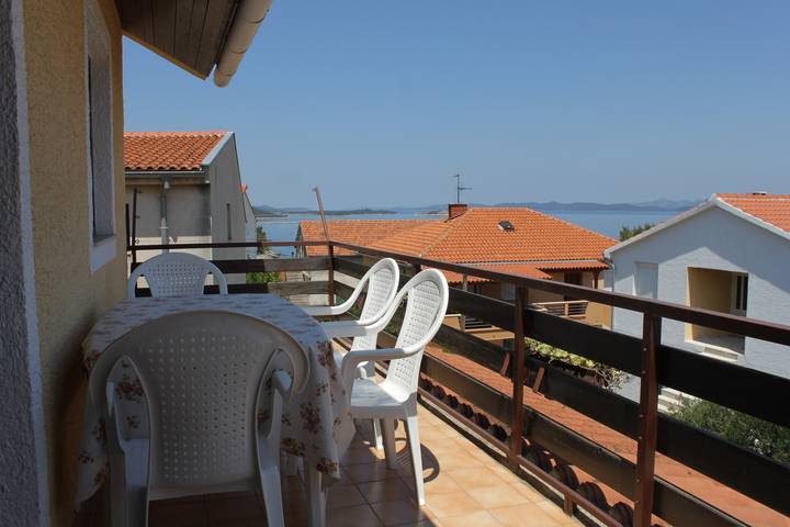 Ferienwohnung für 5 Personen, mit Balkon/Terrasse auf Dugi Otok