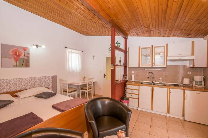 Studio für 2 Personen, mit Terrasse und Ausblick in Vodice - 4