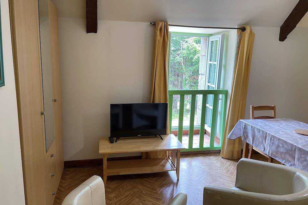 Appartement entier, Propriété Xviième entre la côte de granit rose & Lannion, Studio 27m2 in Saint-Quay-Perros, Côte de Granit Rose