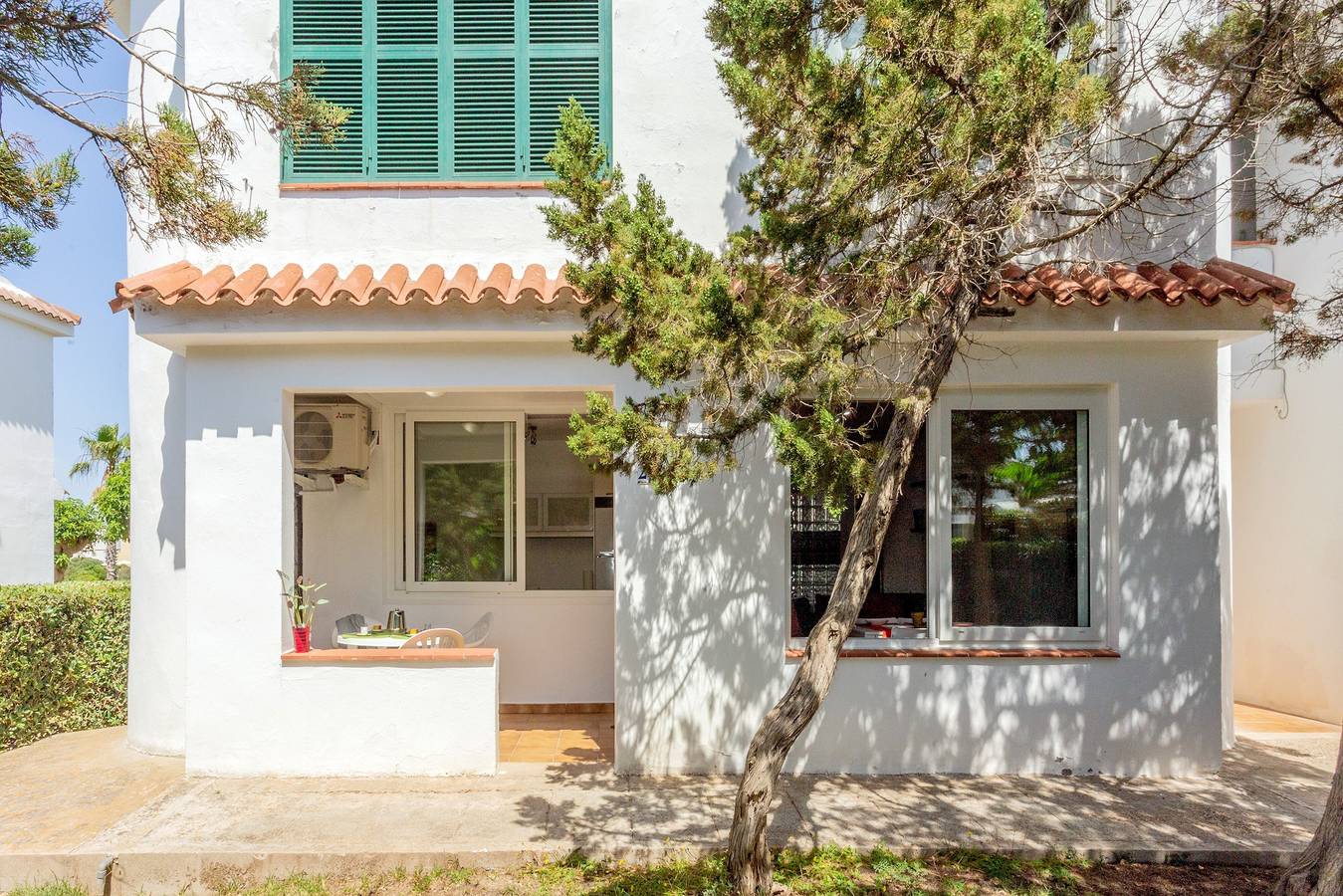 Casa 'Villa Elfa' cerca de la playa con piscina, jardín y Wi-Fi in Cala Blanes, Ciudadela