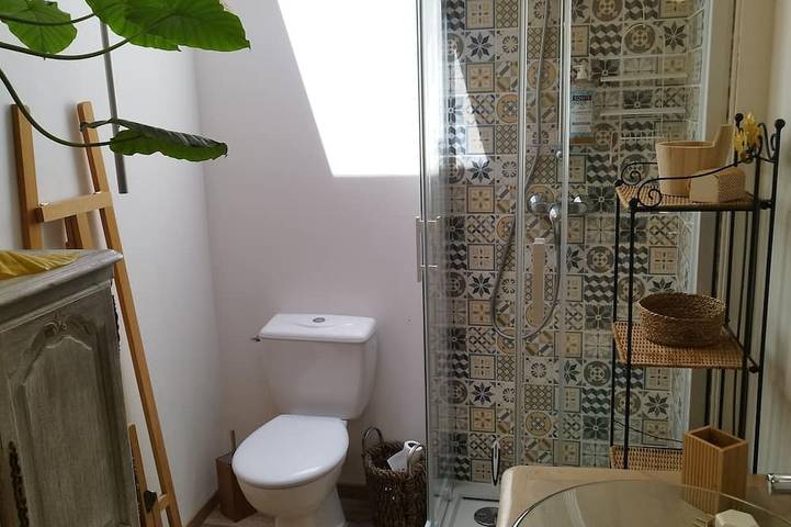 Jolie maison de village ensoleillée avec vue et jardin in Bourg-Saint-Andéol, Privas (arrondissement)