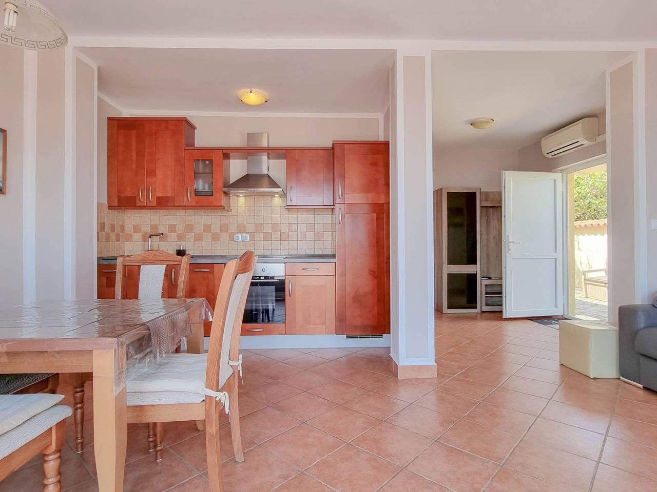 Ganze Wohnung, Apartment mit Meerblick für 4 Personen in Crveni Vrh, Umag und Umgebung