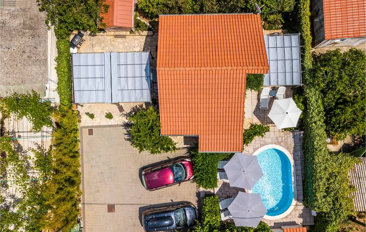 Ferienhaus für 4 Personen, mit Terrasse und Pool, kinderfreundlich - 1