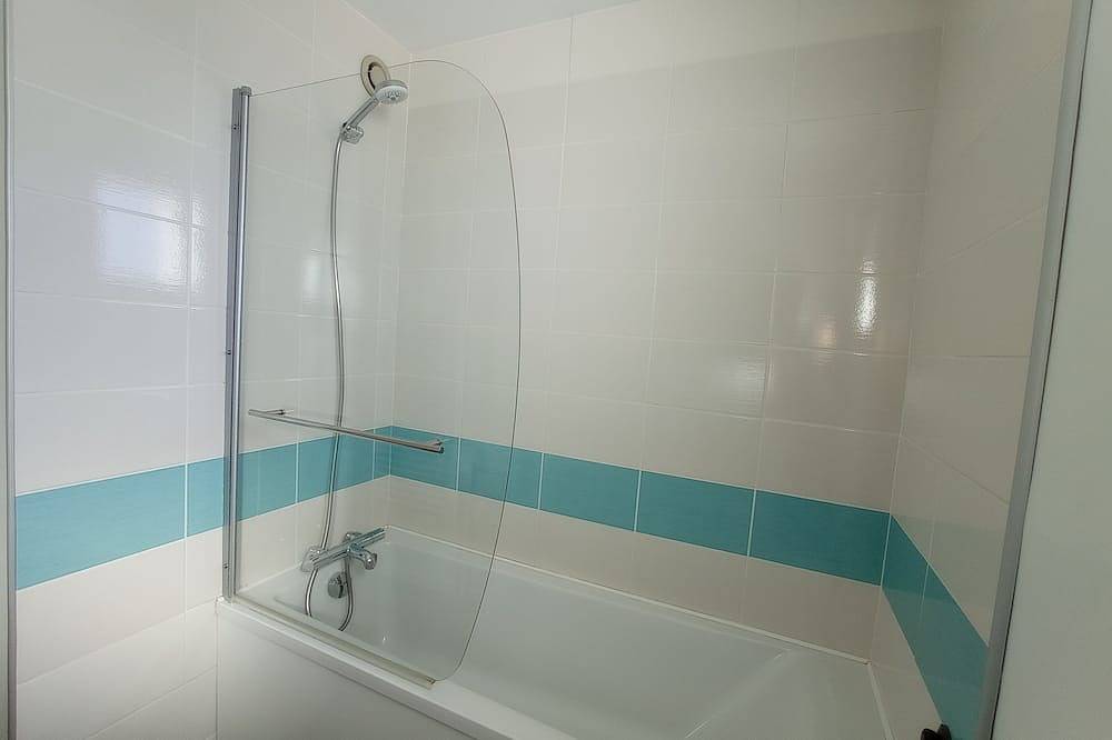 Apartamento entero, Spacious apartment with exceptional view of Lake Geneva in Saint-Gingolph, Thonon-les-Bains region