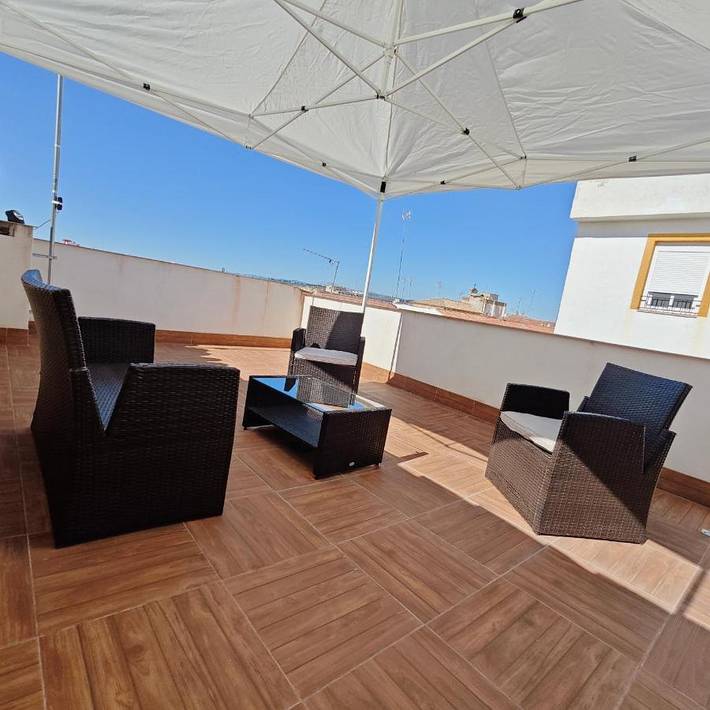Location de vacances pour 4 personnes, avec Balcon ainsi que Terrasse et Vue à Linares