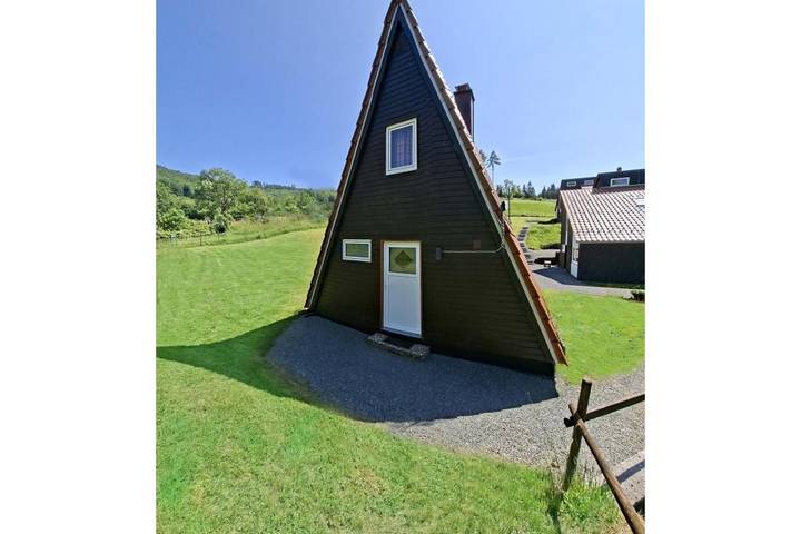 Bungalow für 4 Personen, mit Terrasse und Garten in Bestwig