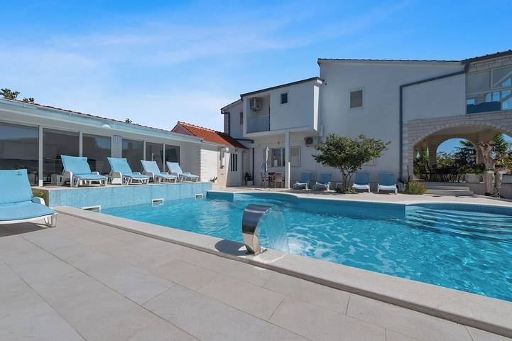 Villa für 14 Personen, mit Sauna und Garten sowie Whirlpool in Split-Dalmatien - 2