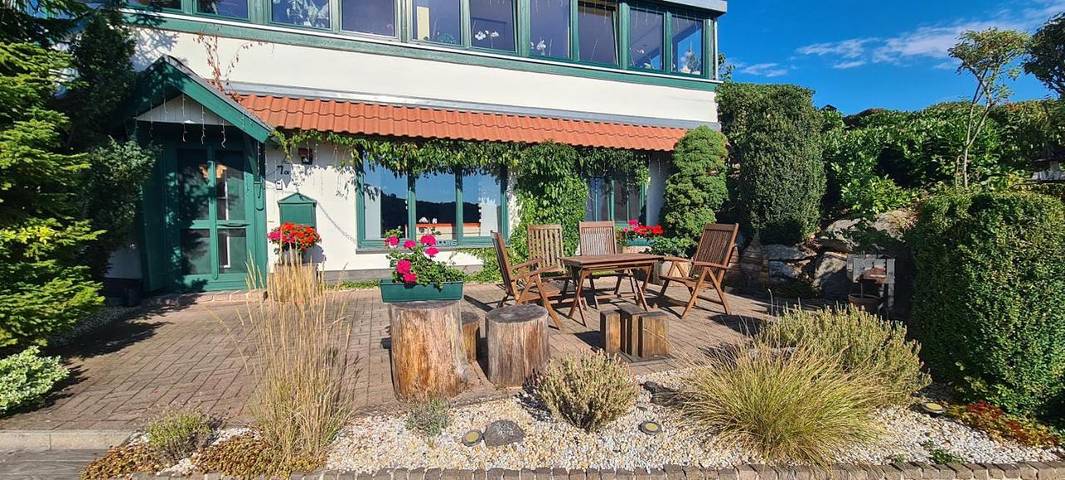 Ferienwohnung für 4 Personen, mit Terrasse und Garten sowie Sauna und Seeblick in Vöhl - 2