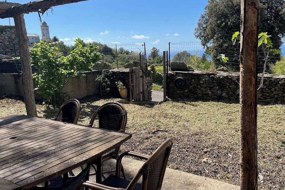 Appartement entier, Appartement Canari Avec Jardin. Entre mer et montagne. Animaux acceptés! in Canari, Région de Bastia