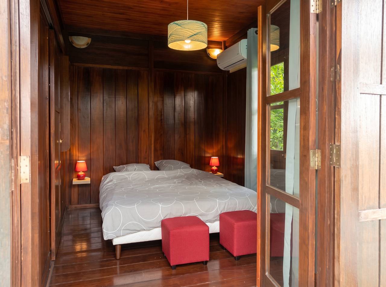 Bungalow cómodo en Ruisseau con piscina compartida in Saint-Louis, Reunión