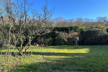 Cottage pour 8 personnes, avec jardin et terrasse, animaux acceptés à La Celle-Saint-Cloud
