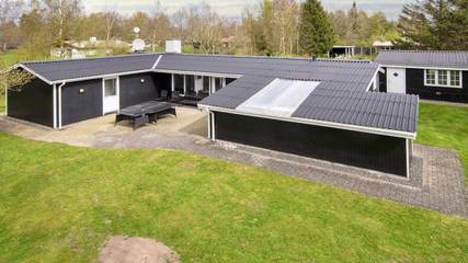 Ferienhaus für 15 Personen, mit Pool und Sauna sowie Terrasse und Whirlpool in St. Sjørup