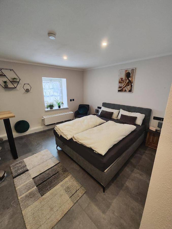 Ferienwohnung für 2 Personen, mit Terrasse und Ausblick in Kirschroth