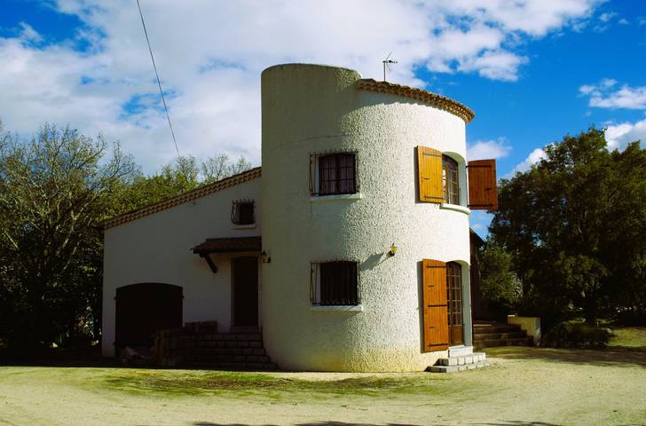 Location de vacances pour 12 personnes, avec jardin ainsi que piscine et terrasse à Labeaume - 2