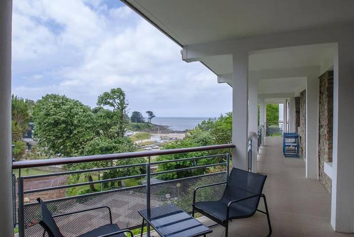 Gîte pour 4 personnes, avec jardin ainsi que terrasse et vue dans Plage Kerfany