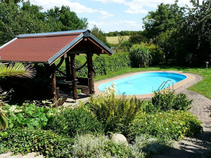 Ferienhaus für 3 Personen, mit Garten und Pool im Hainich