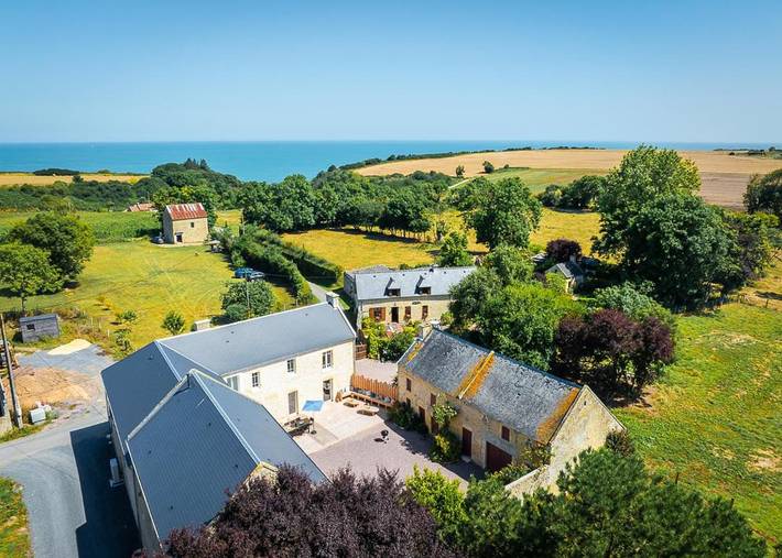 Location de vacances pour 14 personnes, avec vue et jardin, adapté aux familles à Longues-sur-Mer - 2