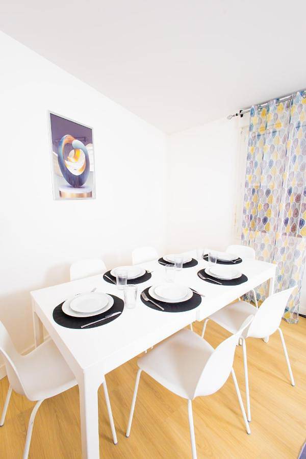 Appartement entier, Angelus Appartement Familial très spacieux 2 chambres 6 personnes à 10 minutes de Disneyland in Chanteloup-en-Brie, Seine-et-Marne