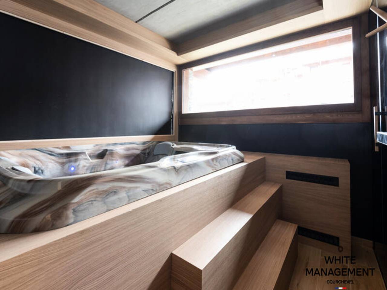 Ganze Wohnung, Chalet in Courchevel mit Sauna und Whirlpool in Courchevel 1650 (Moriond), Saint-Bon-Tarentaise