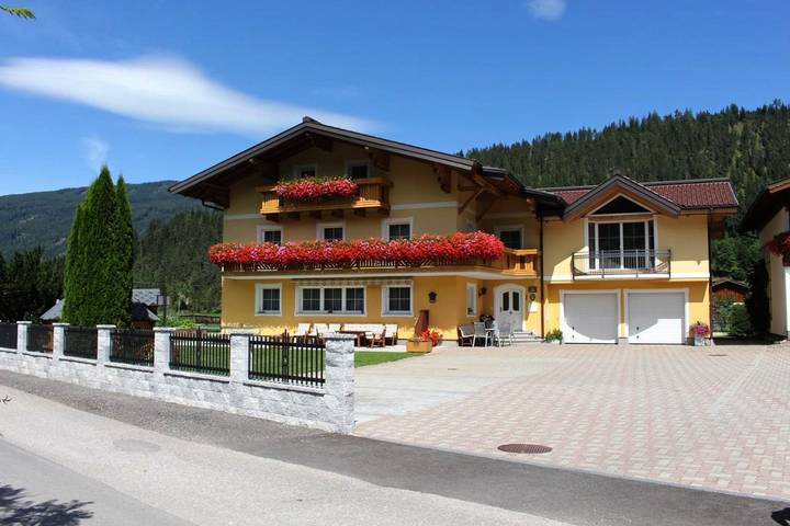BnB für 2 Personen, mit Balkon und Terrasse sowie Garten und Sauna in Radstadt