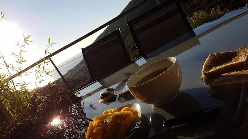 Appartement de vacances pour 4 personnes, avec vue ainsi que jardin et piscine, adapté aux familles